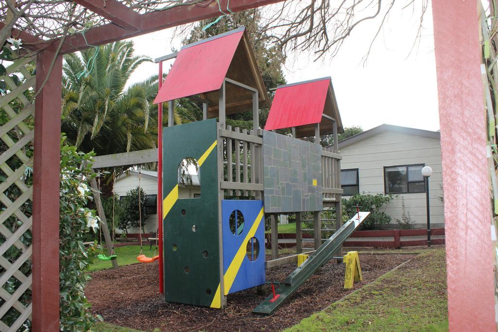 Camellia Court Family Motel Taupo Zewnętrze zdjęcie
