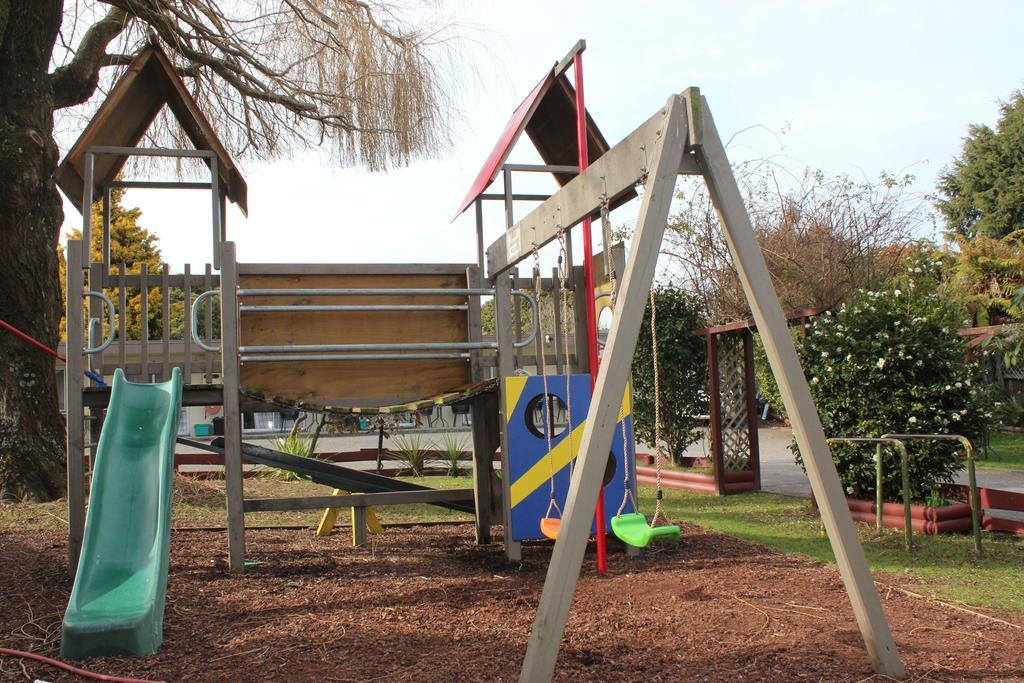 Camellia Court Family Motel Taupo Zewnętrze zdjęcie