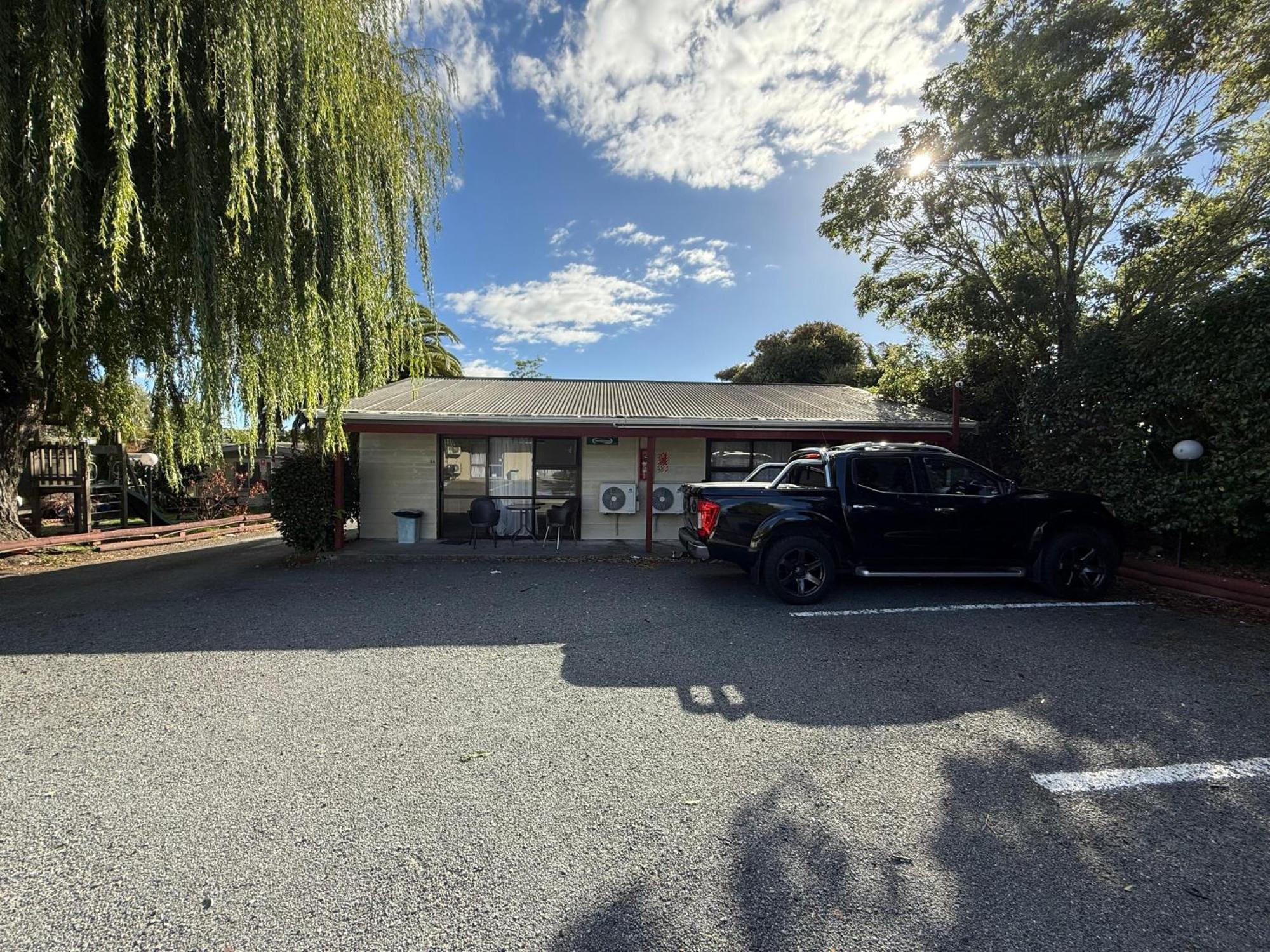Camellia Court Family Motel Taupo Zewnętrze zdjęcie