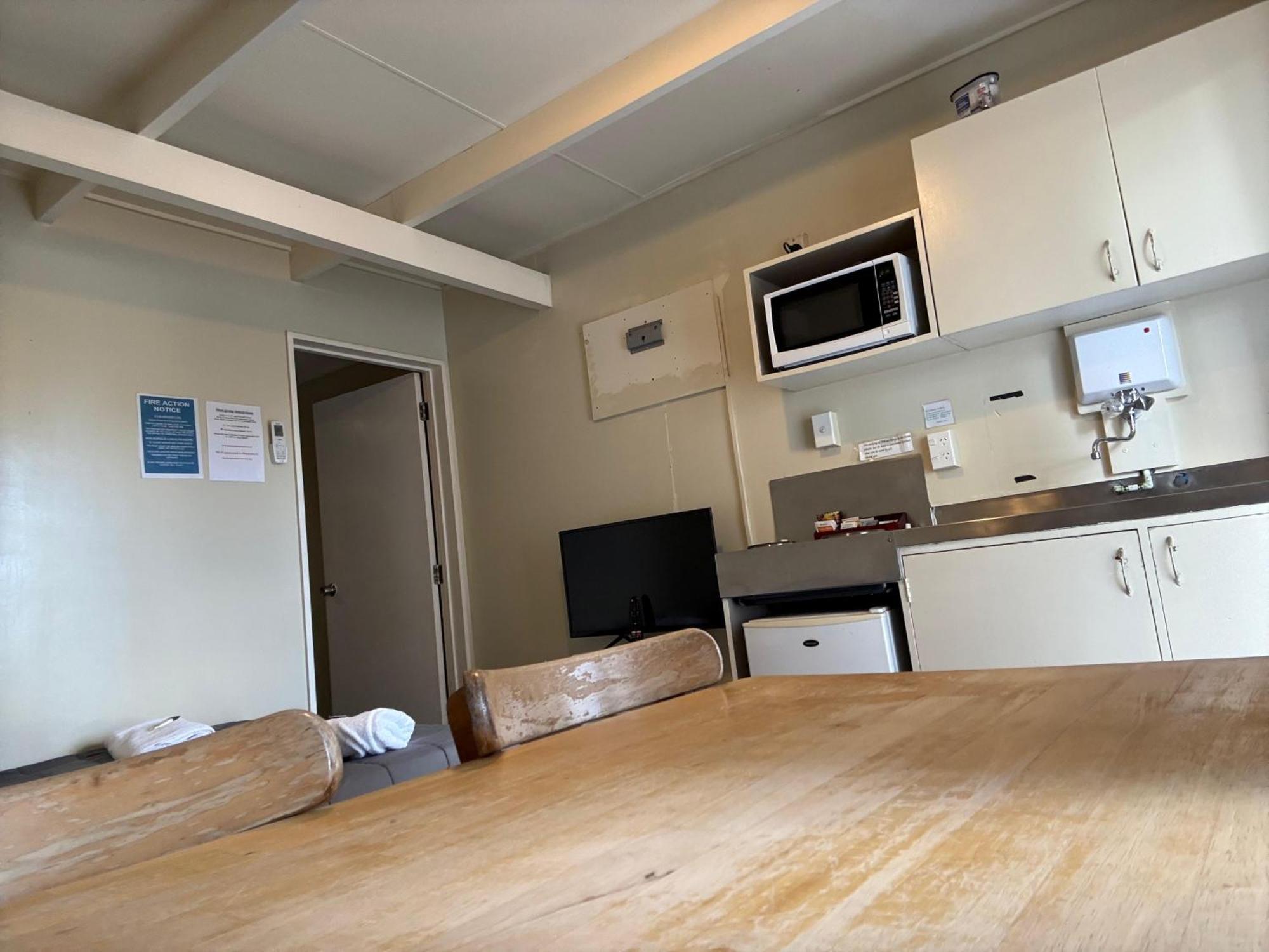 Camellia Court Family Motel Taupo Zewnętrze zdjęcie