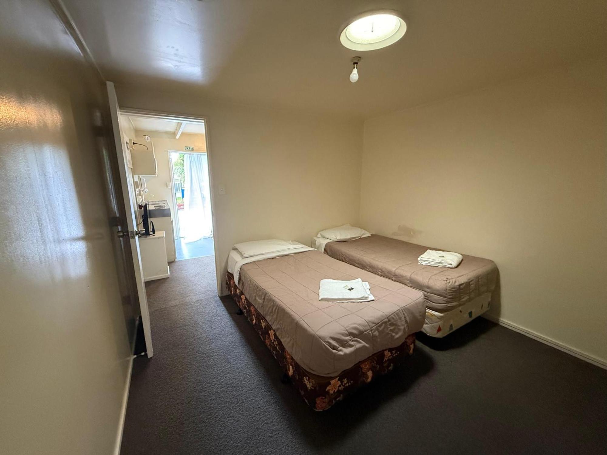 Camellia Court Family Motel Taupo Zewnętrze zdjęcie