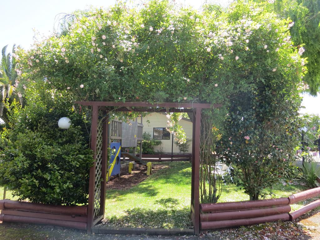 Camellia Court Family Motel Taupo Zewnętrze zdjęcie