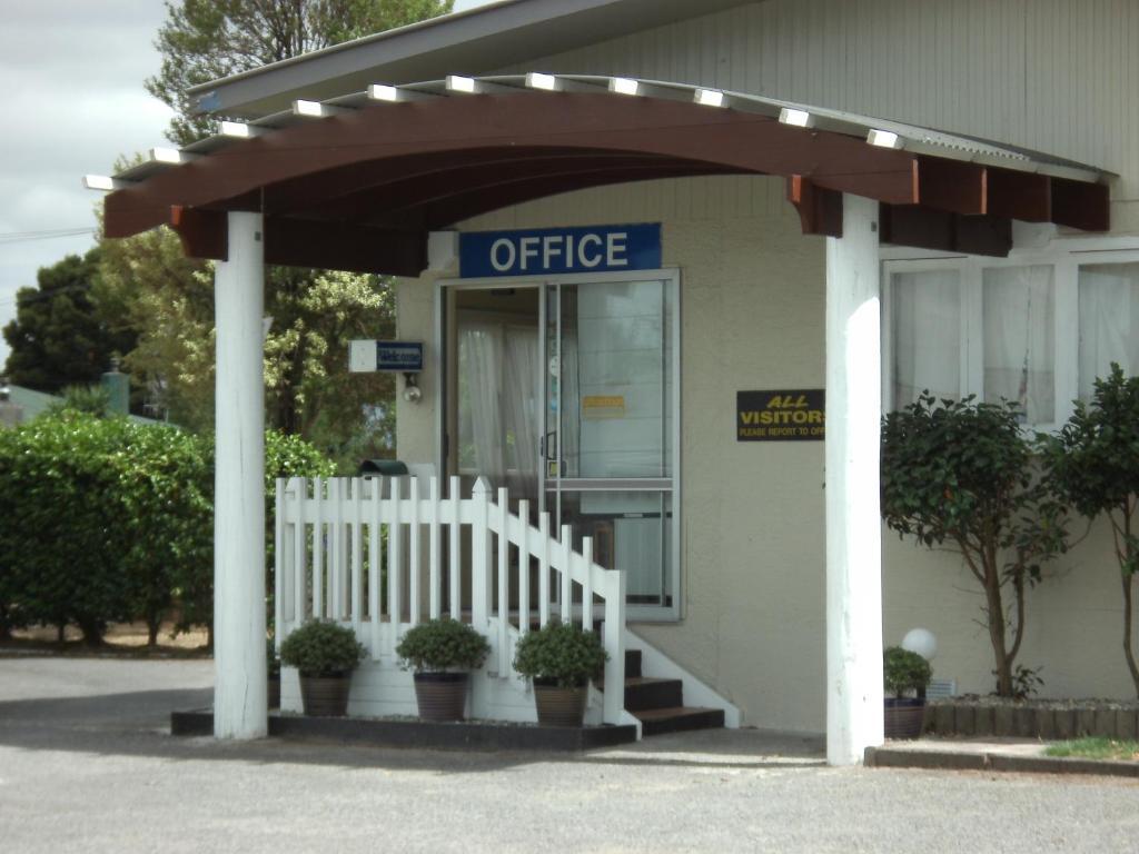Camellia Court Family Motel Taupo Zewnętrze zdjęcie