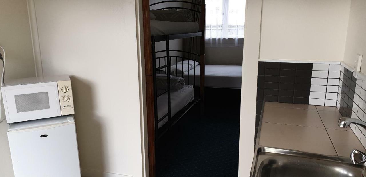 Camellia Court Family Motel Taupo Zewnętrze zdjęcie