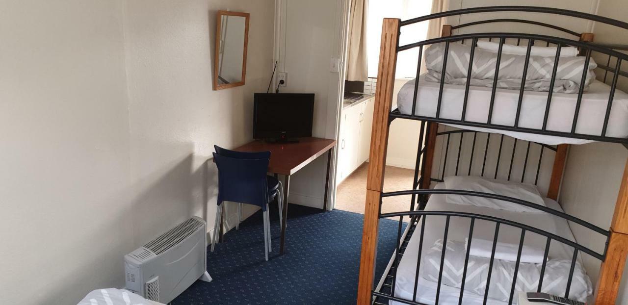 Camellia Court Family Motel Taupo Zewnętrze zdjęcie